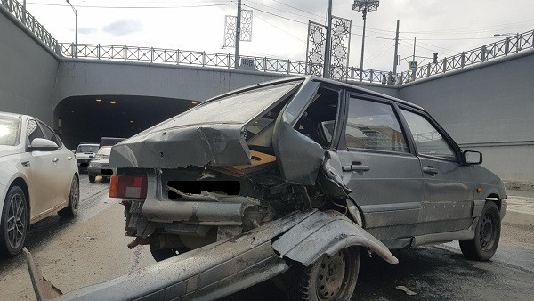 В Самаре на Московском шоссе водитель "Ларгуса" влетел в машину с ребёнком 