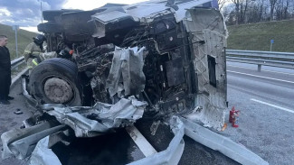 На трассе под Самарой перевернулся грузовик MAN 