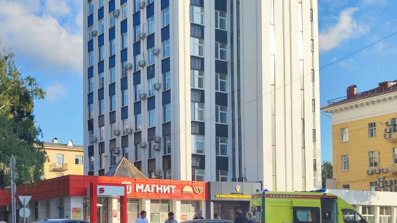 В Самаре 28 июля на Ново-Садовой произошло ДТП с двумя элитными иномарками