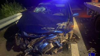 В Самарской области водитель легковушки влетел в ограждение