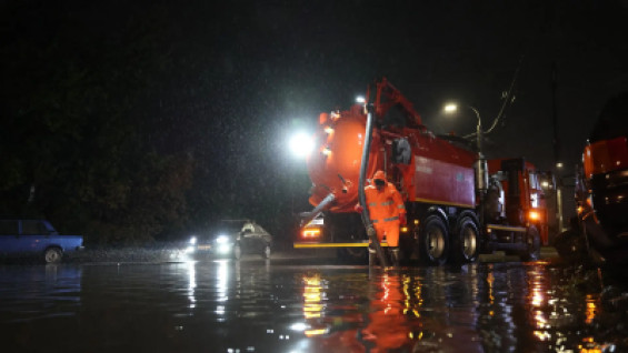 В Самаре за сутки откачали 2 тысячи тонн дождевой воды