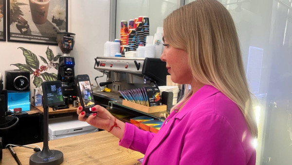  Клиенты Сбера снова могут платить айфоном