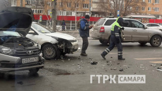 Появились подробности ДТП на пересечении проспекта Ленина и улицы Челюскинцев в Самаре