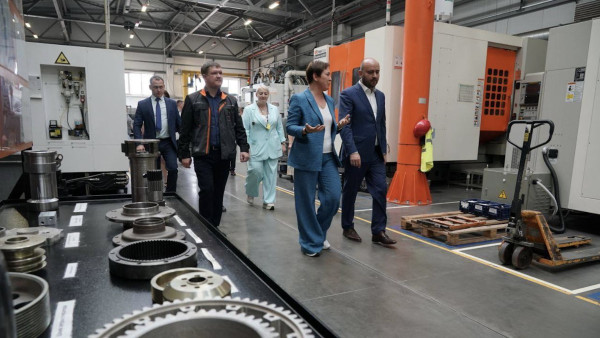 Глава региона Вячеслав Федорищев оценил строительство инфраструктурных объектов в Волжском районе