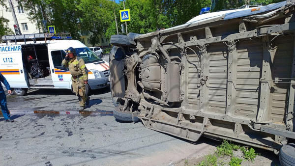 Названо число пострадавших детей в перевернувшейся маршрутке под Самарой