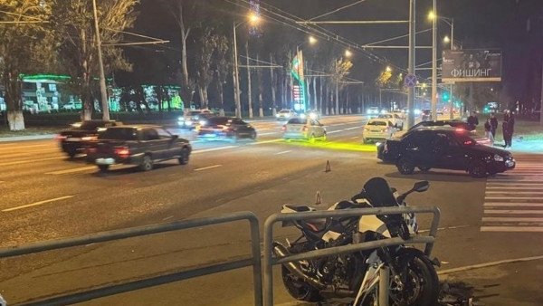 В ДТП на Московском шоссе в Самаре пострадал мотоциклист на BMW