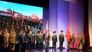 Самарских защитников Отечества наградили госнаградами