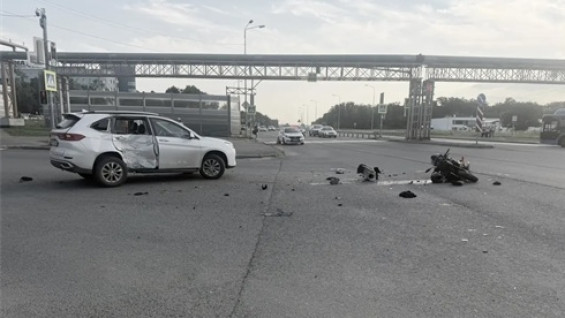 Под Самарой водитель мотоцикла BMW и его пассажирка пострадали в столкновении с Haval M6 