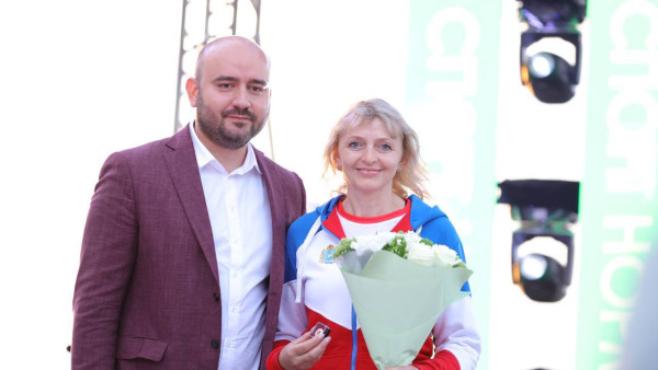 Вячеслав Федорищев в День физкультурника вручил награды тренерам и работникам сферы