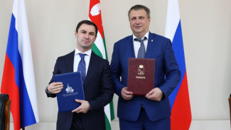 Глава Самары Иван Носков и мэр Сухума Тимур Агрба подписали соглашение о сотрудничестве городов