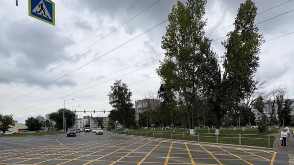 В Самаре продолжается нанесение дорожной разметки на перекрёстках