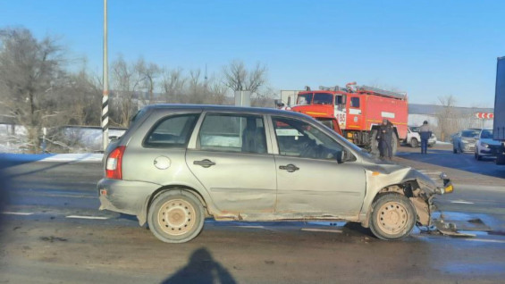 В Самарской области на трассе М-5 столкнулись Lada Kalina и Hyundai Solaris