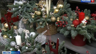 Самарцам рассказали о трендах новогодних цветочных композиций