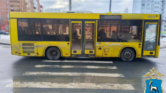 В Самарской области женщина-водитель автобуса сбила 14-летнюю девочку