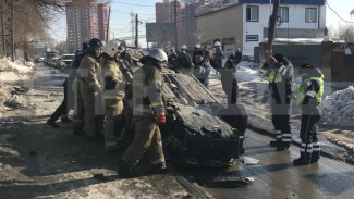 Лег на крышу: в Самаре Hyundai перевернулся на улице Потапова