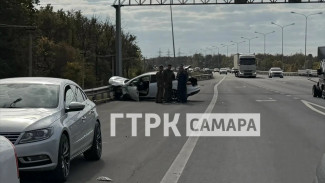 Появились кадры разбившегося на выезде из Самары Ford