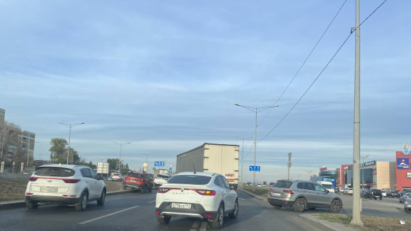 Самарцам рассказали о причинах «вечной пробки» в районе Крутых Ключей