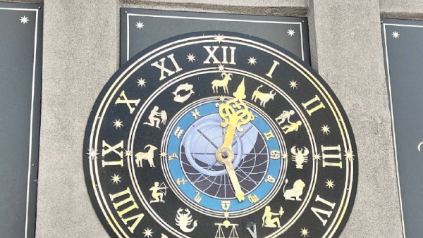 Гороскоп на 4 июля: Кому-то стоит разобраться с любовными конфликтами, а кому-то - начать правильно питаться