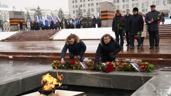 Самарцы 2 февраля почтили память героев Сталинградской битвы