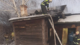 В сильном пожаре под Самарой погиб человек