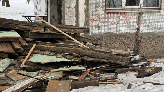 В Самаре сносят еще один опасный дом на улице Вятской