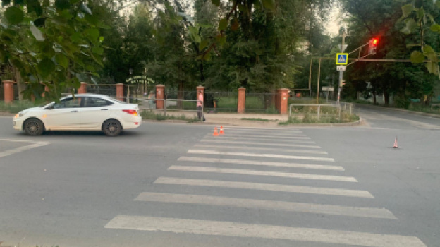 В Самаре на пешеходном переходе «Хендай Солярис» сбил девушку и парня ...