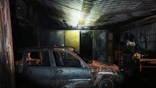 В Самарской области 13 января сгорел гараж с двумя авто