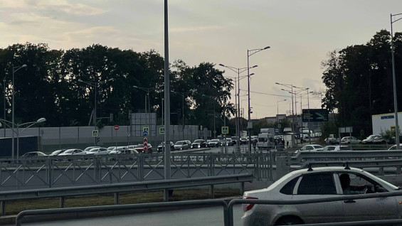 В Самаре на кольце Московского шоссе возле ТЦ Letout отключились светофоры 1 сентября
