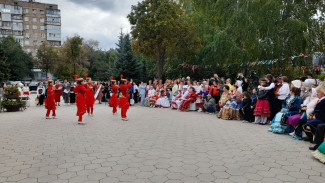 В Самаре отметили День дружбы народов фестивалем национальных свадеб 