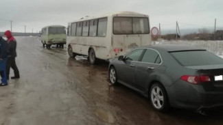 Массовая авария в Самарской области: столкнулись два автобуса и легковушка