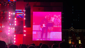 Вячеслав Бутусов со сцены прзнался, откуда привёз свою любовь в Самару