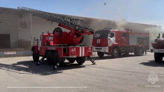 В Тольятти 5 мая загорелся крупный склад