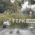 Дерево рухнуло на легковой автомобиль 7 сентября в Самаре