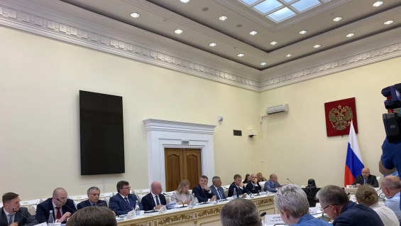 Вячеслав Федорищев потребовал усилить контроль за благоустройством общественных пространств