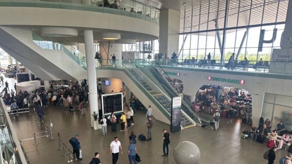 Пассажиры рассказали о сложной ситуации в аэропорту Курумоч