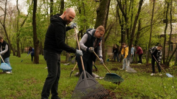 Председатель Правительства Самарской области принял участие в субботнике