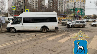 В Самаре произошла авария с участием маршрутного такси