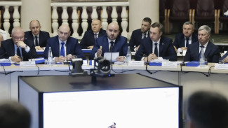 Вячеслав Федорищев на Совете округа доложил о поддержке участников СВО и внес предложения по совершенствованию подходов