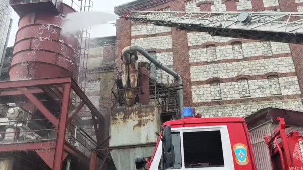 На Самарском пивоваренном заводе сотрудники МЧС потушили условный пожар на элеваторе 