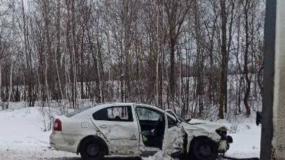 Под Самарой в ДТП с Lada Granta и Skoda Octavia погиб человек 28 декабря