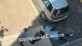 В Самаре на улице Чернореченской с 10 этажа выпала пожилая женщина