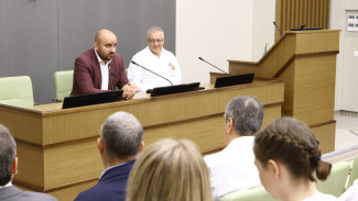 В Самаре глава региона Вячеслав Федорищев встретился с сотрудниками госпиталя ИДК