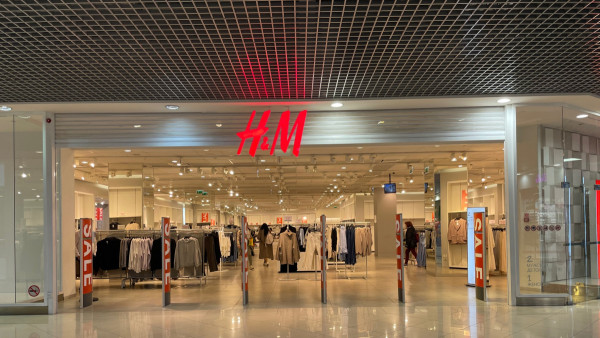 Суд не разрешил закрывать шведский бренд H&M в Самаре