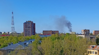 Столб едкого черного дыма на улице Советской Армии напугал самарцев