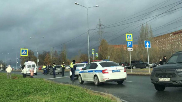 В Самаре на пешеходном переходе у больницы Середавина сбили двух женщин