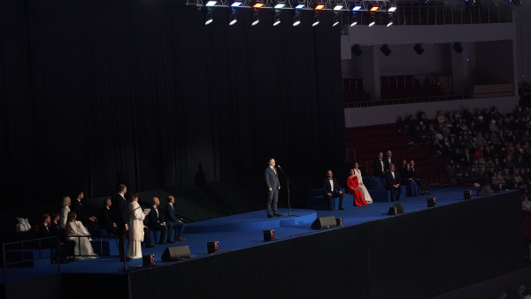 Дмитрий Азаров отметил вклад самарских женщин в развитие региона