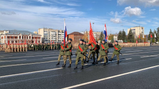 На пл. Куйбышева прошел смотр строя и песни военно-патриотических объединений Самарской области