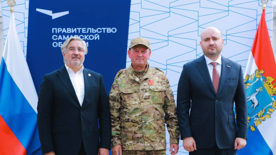 Губернатор Вячеслав Федорищев вручил региональные награды участникам СВО