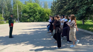 В Самаре ветеран СВО преподает основы политической подготовки 