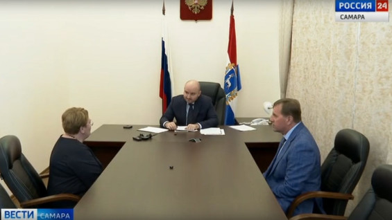 Жители Самарской области обратились к губернатору Вячеславу Федорищеву с просьбой решить проблему качественной питьевой водой и разбитых дорог